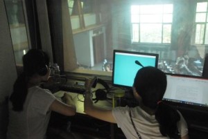 参赛选手和指导老师观摩365英国上市官网模拟国际会议